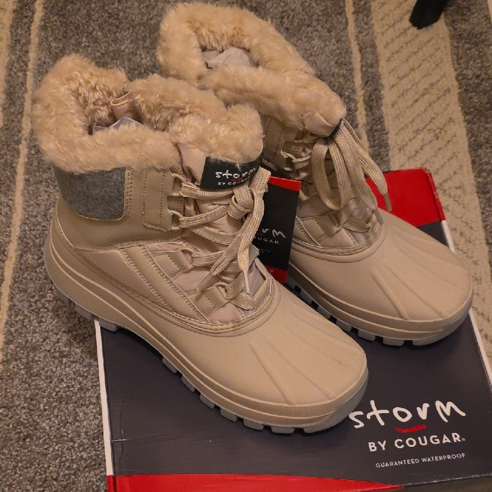Cougar Beige Winter Boots with Faux Fur